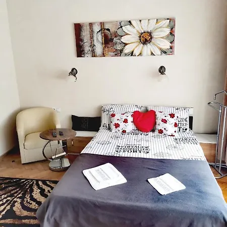 דירות בראשוב Old Town Cozy Flat מראה חיצוני תמונה